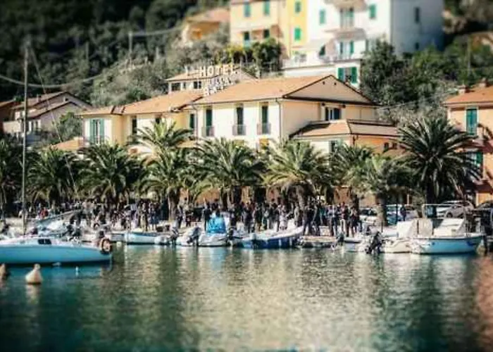 Hotel con piscina: Hotel Della Baia